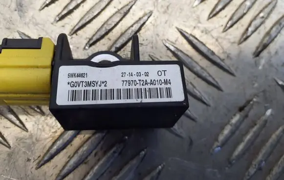 Honda CR-V Airbag deployment crash/impact sensor 77970T2AA010M4 5WK44621