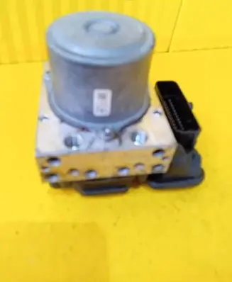 Nissan Leaf I (ZE0) ABS Pump 476605SH0A