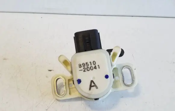 Lexus CT 200H Brake pedal sensor switch 8951020041