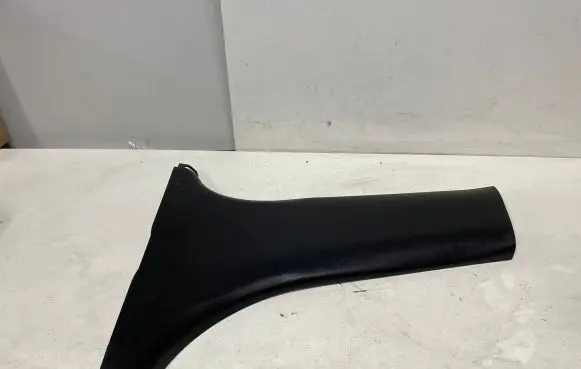 (B) pillar trim (bottom)