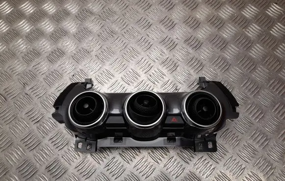 Nissan Juke II F16 Dash center air vent grill 682606PA0A
