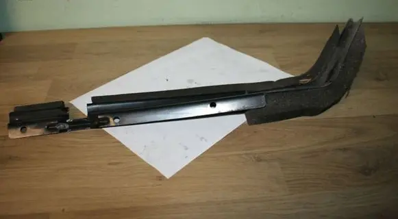 Nissan X-Trail T30 Fender mounting bracket 631318H300