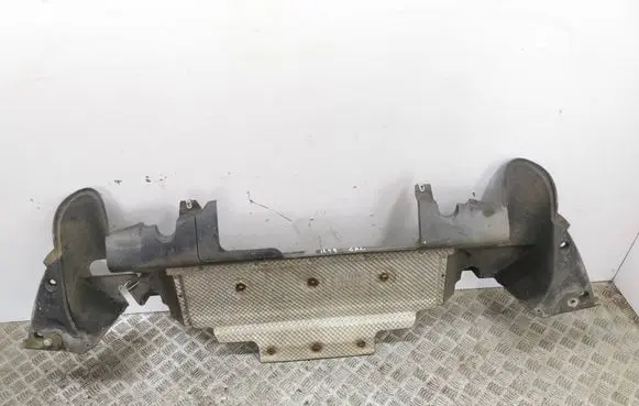 Front bumper skid plate/under tray