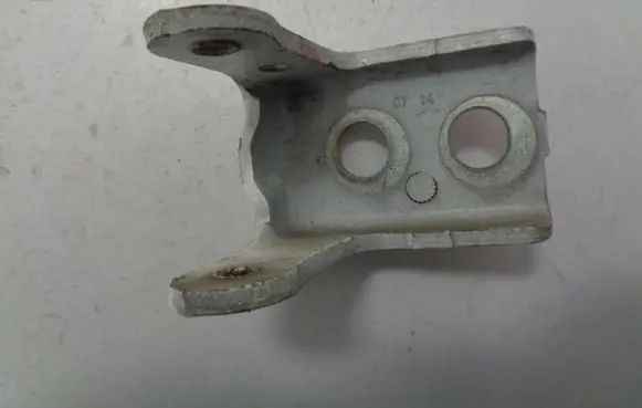 Citroen C4 II Picasso Front door lower hinge 