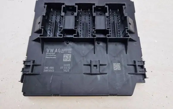 Volkswagen PASSAT B7 Comfort/convenience module 3AA937087F 5WK50413