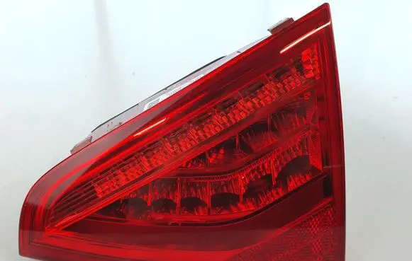 Audi A5 8T 8F Tailgate rear/tail lights 8T0945094C