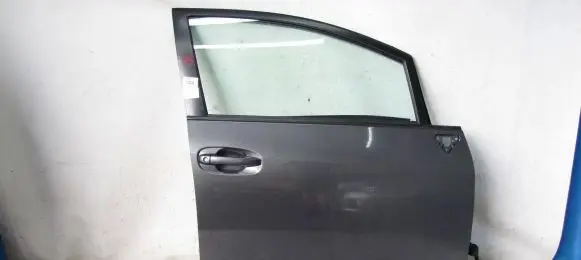 Toyota Verso Front door