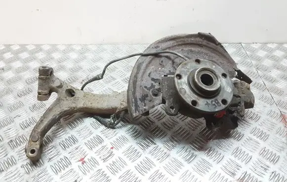 Volkswagen PASSAT B5.5 Front wheel hub