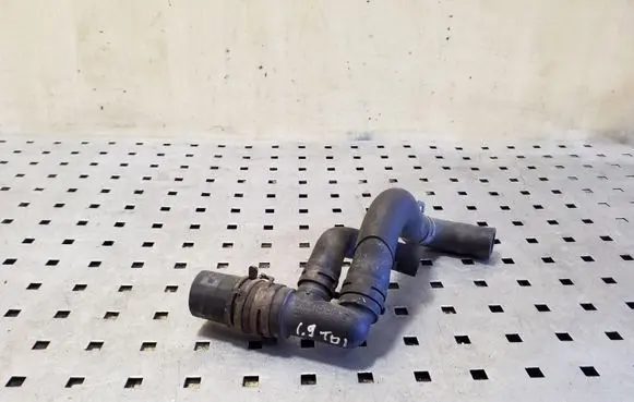 Volkswagen PASSAT B4 Engine coolant pipe/hose 1H0121619D
