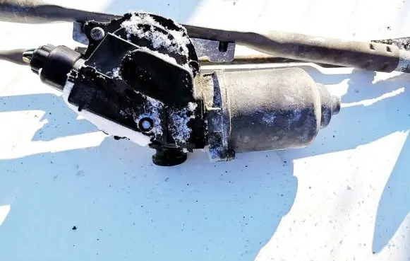 Lexus IS 220D-250-350 Wiper motor