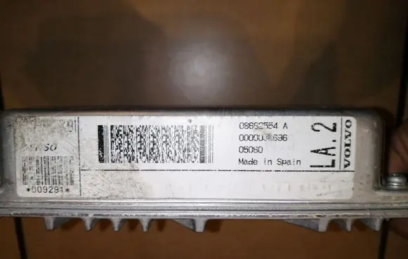Volvo V70 Engine control unit/module 08692554A MB0797009291