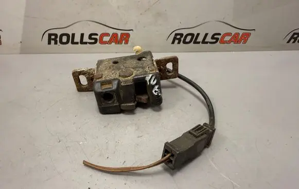 Audi A6 S6 C4 4A Tailgate/trunk/boot lock/catch/latch 4A9827506C