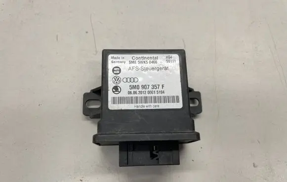 Volkswagen Jetta VI Light module LCM 5WK50466 5M0907357F 0608201200015194
