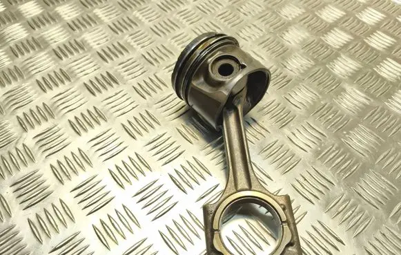 Volvo S60 Piston with connecting rod 81L79