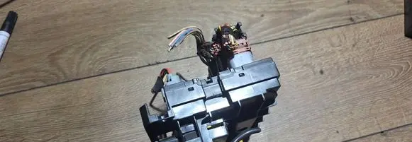 Peugeot 207 Fuse module 9661086980