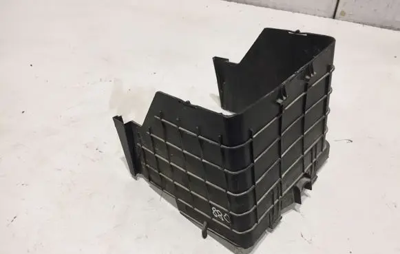 Volkswagen PASSAT B6 Battery box tray 1K0915335C