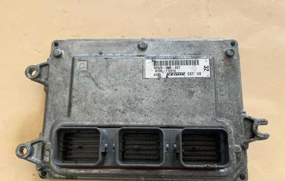 Acura RDX I Engine control unit/module ECU 37820-5me-a21