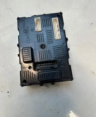 Renault Clio III Comfort/convenience module 8200652285