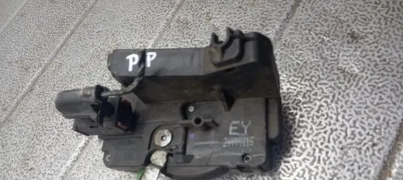 Opel Zafira A Front door lock