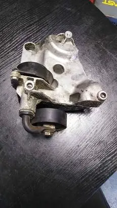 BMW 3 E46 A/C compressor mount bracket 7787319