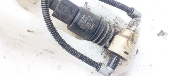 Skoda Roomster (5J) Windscreen/windshield washer pump 1k6955651