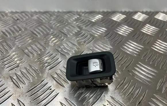 Mercedes-Benz C AMG W205 Switch for retractable tow bar A2059051913