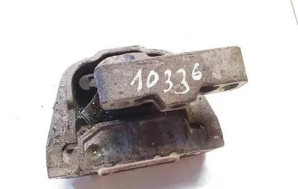 Volkswagen Golf Plus Engine mount bracket 1k0199262