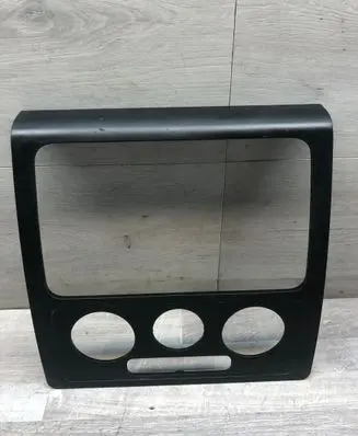 Volkswagen Caddy Radio/GPS head unit trim 2K0858061A