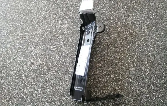 Alfa Romeo Stelvio Fender mounting bracket 68356974AA