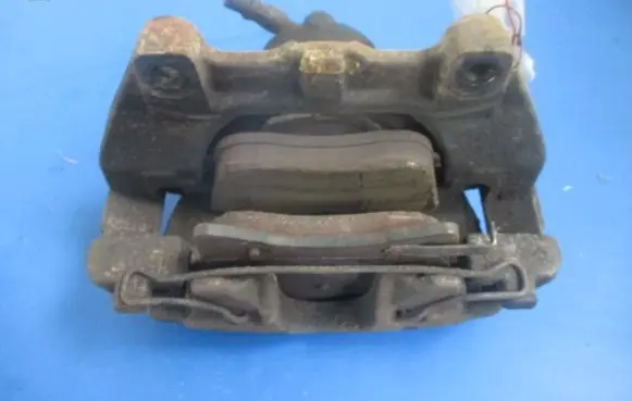 Opel Zafira B Front brake caliper