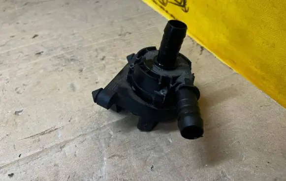 Ford Explorer VI Water pump L1M318D473FCC