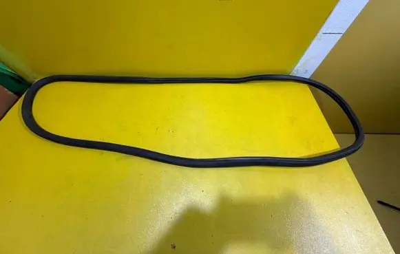 Audi A6 S6 C6 4F Rubber seal loading door 252KM