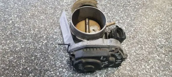 Audi A4 S4 B5 8D Throttle valve 078133063AG
