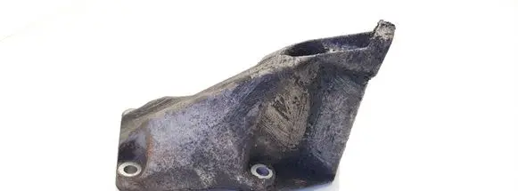 Volkswagen PASSAT B5.5 Engine mounting bracket 8D0199307P