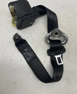 Volkswagen New Beetle Rear seatbelt 1C0857805A 33003269 V40005