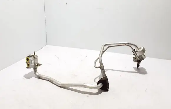 Volvo XC90 Air conditioning (A/C) pipe/hose 31694250