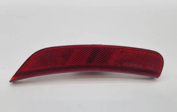 Chrysler Pacifica Rear tail light reflector 68229425AA 430490