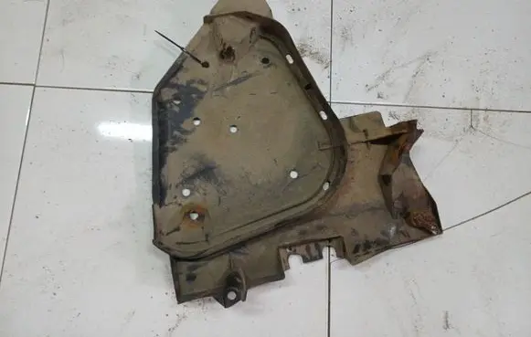 Subaru Legacy Engine splash shield/under tray