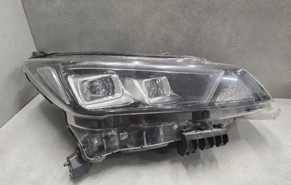 Nissan Leaf II (ZE1) Headlight/headlamp 260105SH5A