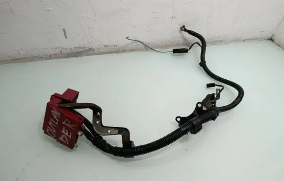 Mitsubishi Outlander Positive cable (battery) 