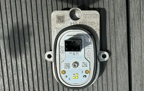 Volkswagen Tiguan LED ballast control module 1420000844
