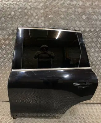 Volkswagen Touareg II Rear door 