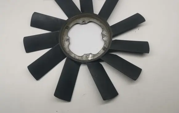 BMW 5 E39 Fan impeller 17233639
