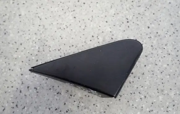 Fender trim (molding)