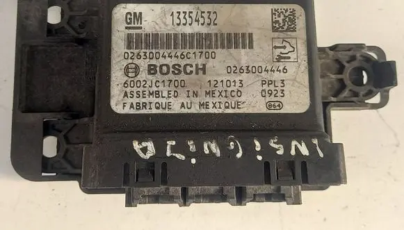 Opel Insignia A Parking PDC control unit/module 13354532