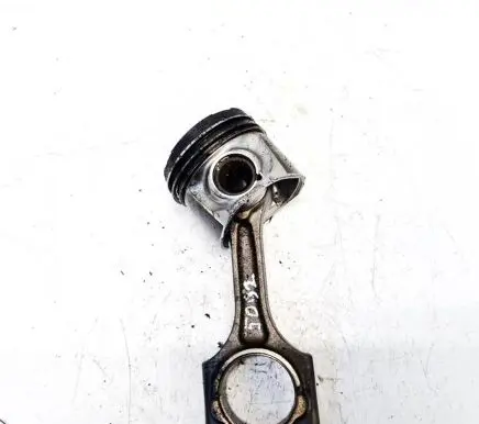 Volvo XC90 Piston with connecting rod