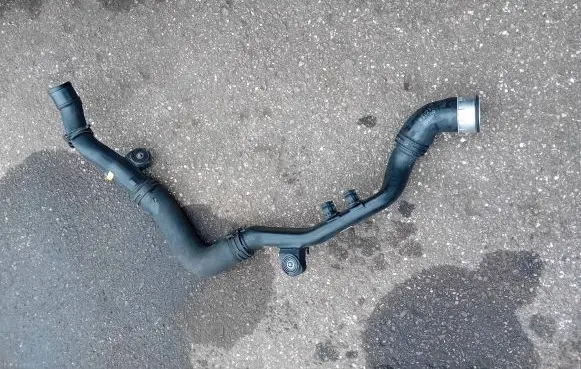Volkswagen Golf VI Intercooler hose/pipe 1K0145945C