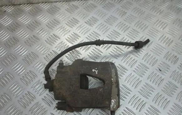 Volkswagen Polo IV 9N3 Front brake caliper