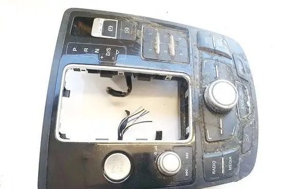 Multifunctional control switch/knob