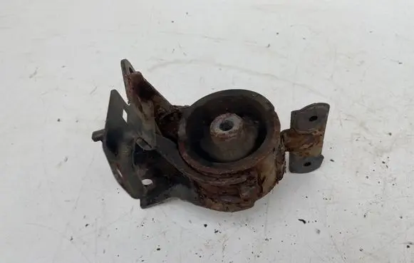 Toyota Corolla E110 Engine mount bracket